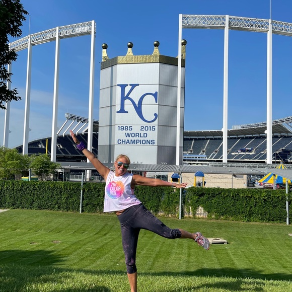 Meet your Posher, Liz - Picture 2 of 3